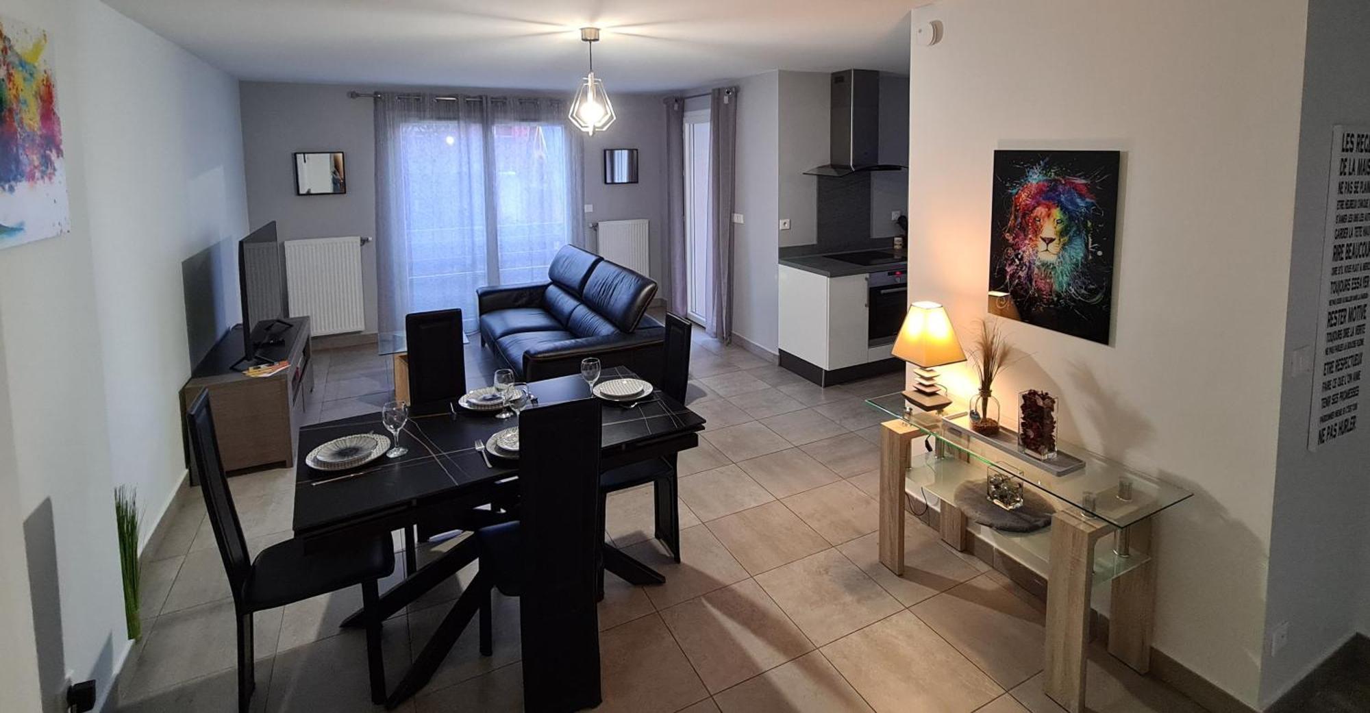 Appartement De Standing Au Centre De ชาสชูว์ ภายนอก รูปภาพ